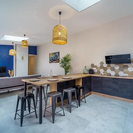 Maison Calme Avec Terrasse/garage Centre-ville C Hébergement de vacances Dijon