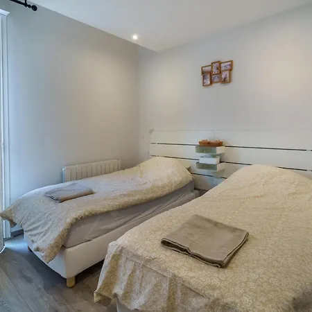 Maison Calme Avec Terrasse/garage Centre-ville C *