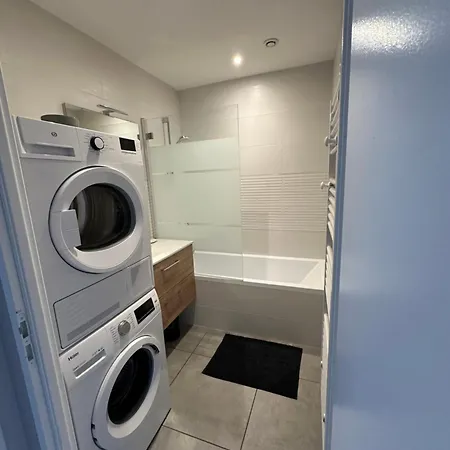 بيت للعطل Maison Calme Avec Terrasse/garage Centre-ville C