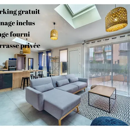 Maison Calme Avec Terrasse/garage Centre-ville C بيت للعطل *