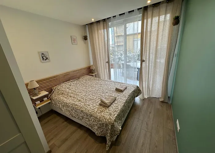 Tatil Evi Maison Calme Avec Terrasse/garage Centre-ville C Dijon